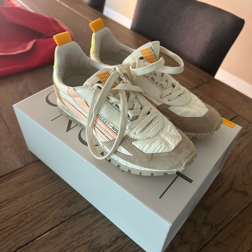 Oncept Toronto Electric Peach Sneakers